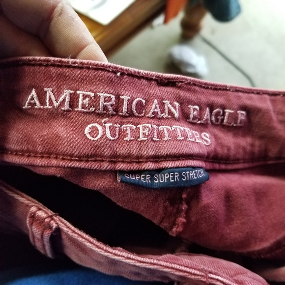 American Eagle jeans maroons 6 crop raw edge - Picture 3 of 13